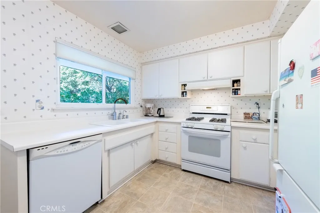 Additional image 8 of 17005 Escalon Drive, Encino, CA 91436