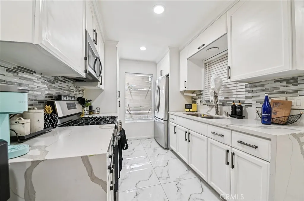 Additional image 11 of 1430 Cabrillo Park Unit B, Santa Ana, CA 92701