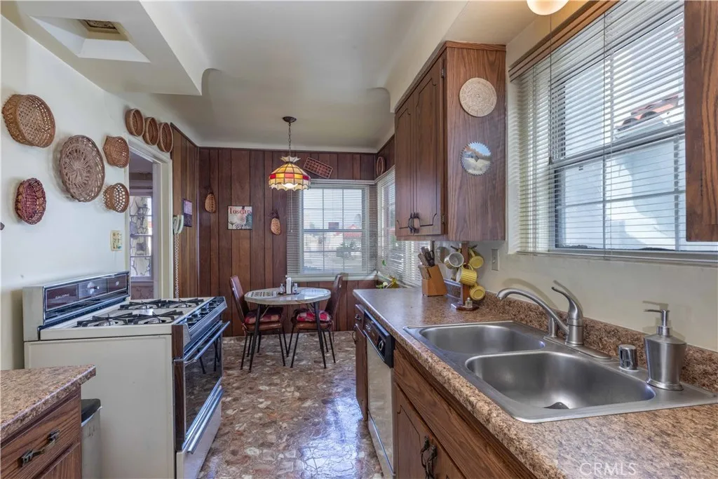 Additional image 72 of 2040 W 82nd Street, Los Angeles, CA 90047