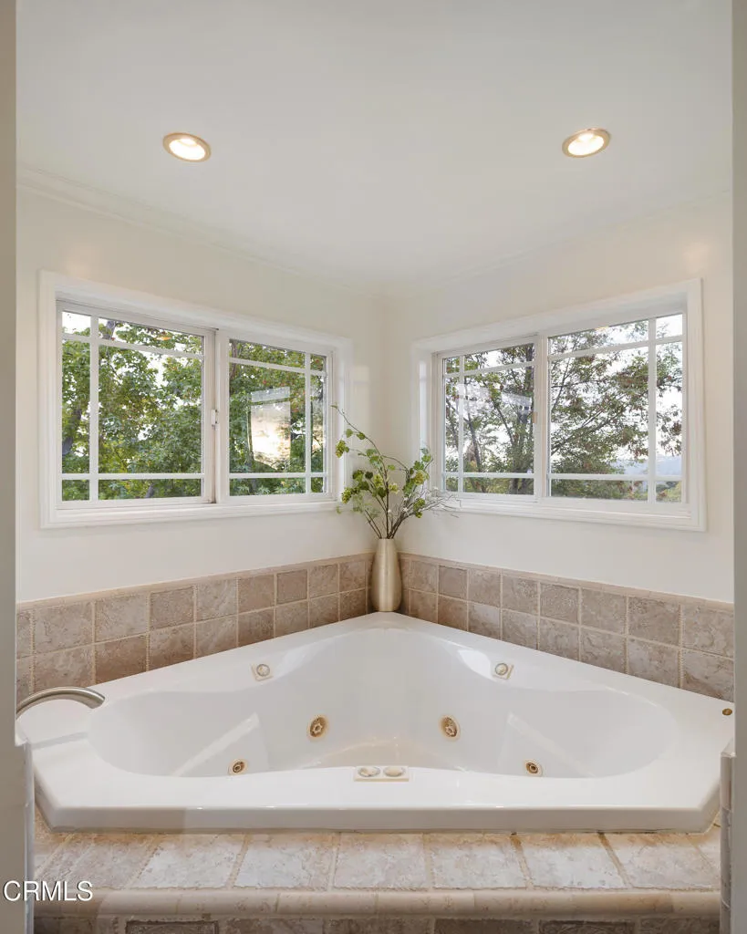 Additional image 109 of 941 Chehalem Road, La Canada Flintridge, CA 91011