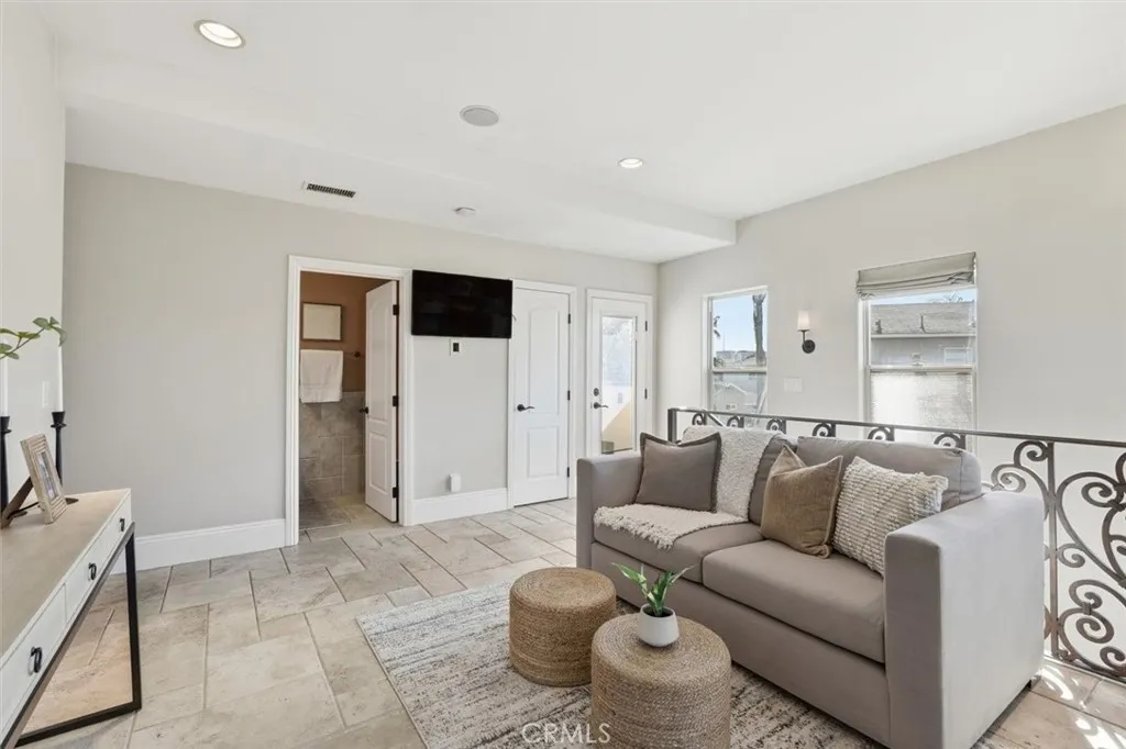 Additional image 72 of 5433 E The Toledo, Long Beach, CA 90803