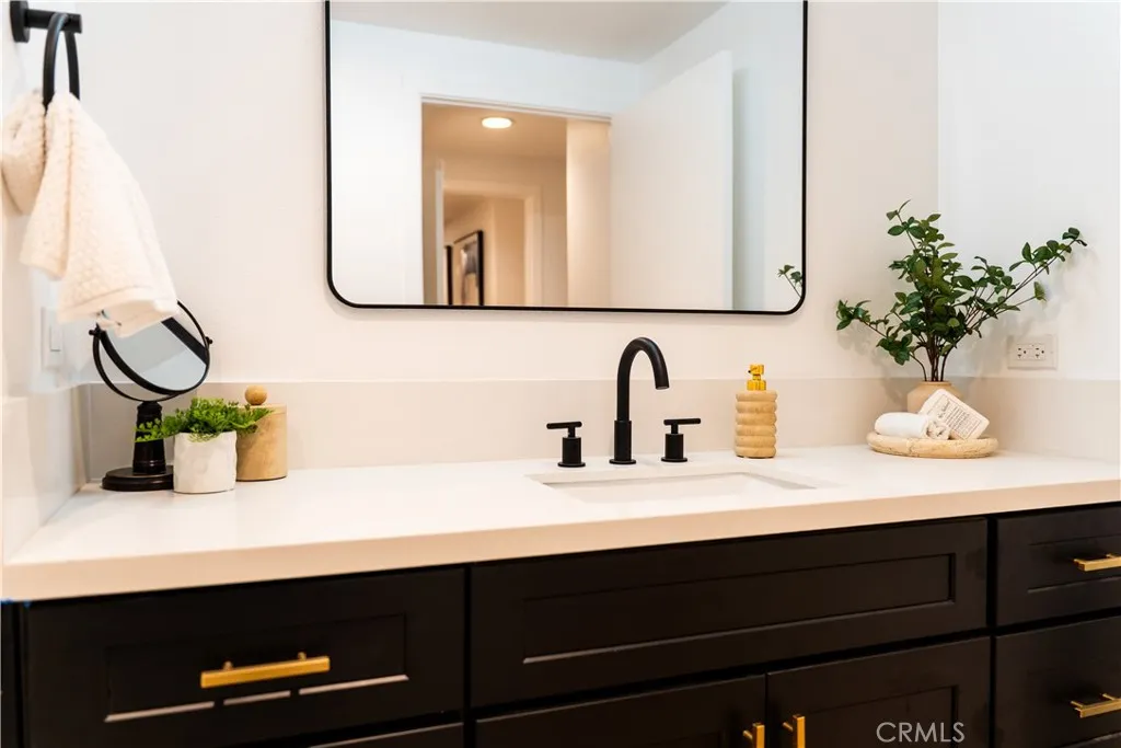 Additional image 63 of 1189 Crenshaw Boulevard, Los Angeles, CA 90019