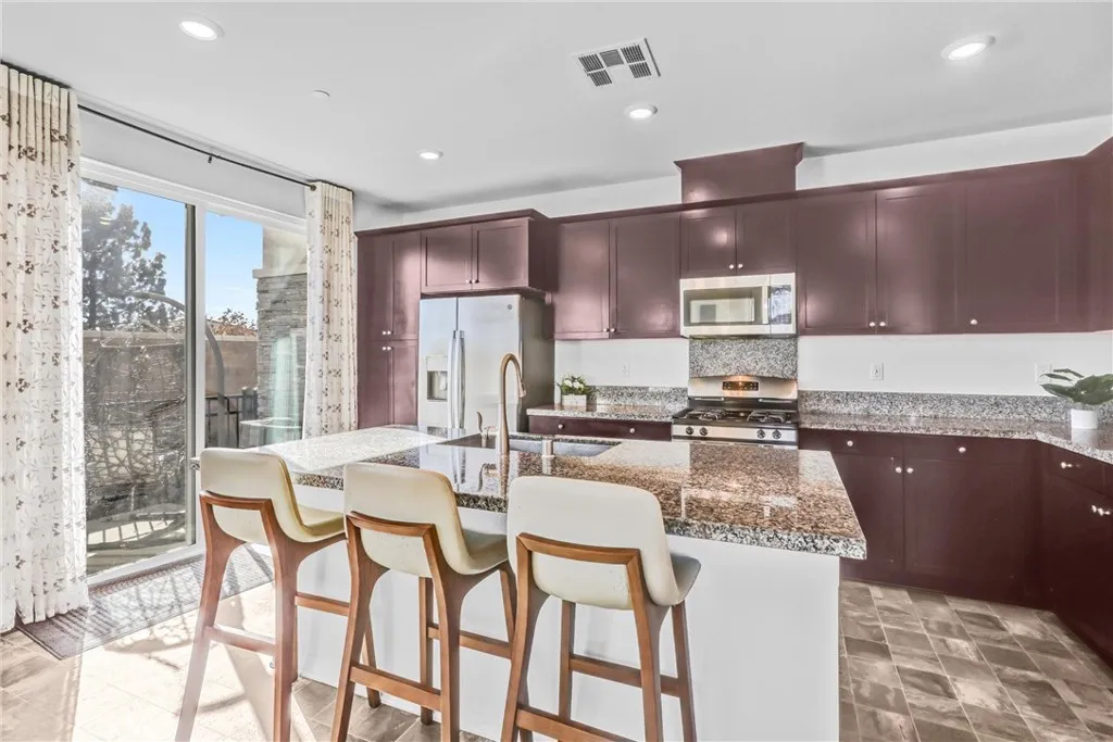 Additional image 11 of 16681 Wyndham Lane Unit 8, Fontana, CA 92336