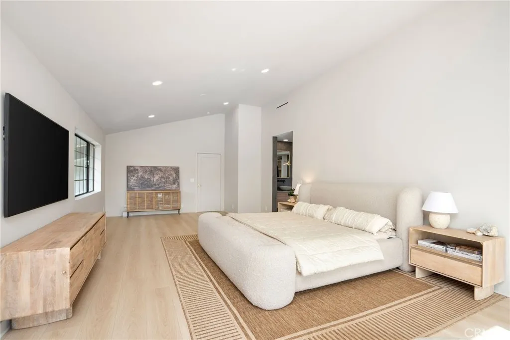 Additional image 39 of 23229 8th Street, Newhall, CA 91321