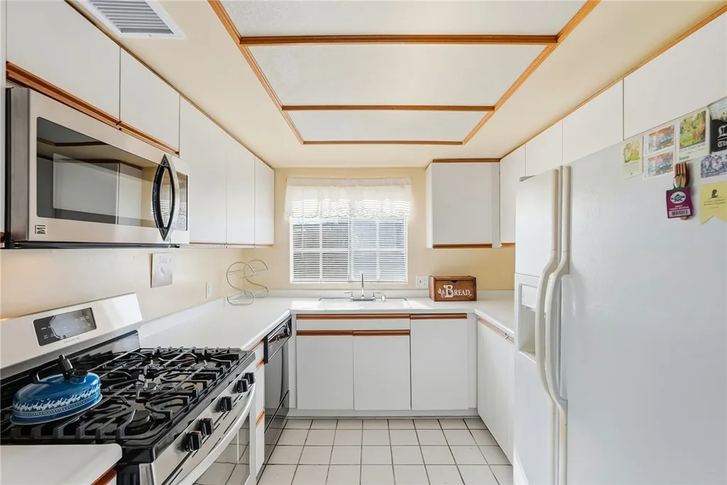 Additional image 15 of 871 S Lucerne Blvd Unit 2, Los Angeles, CA 90005