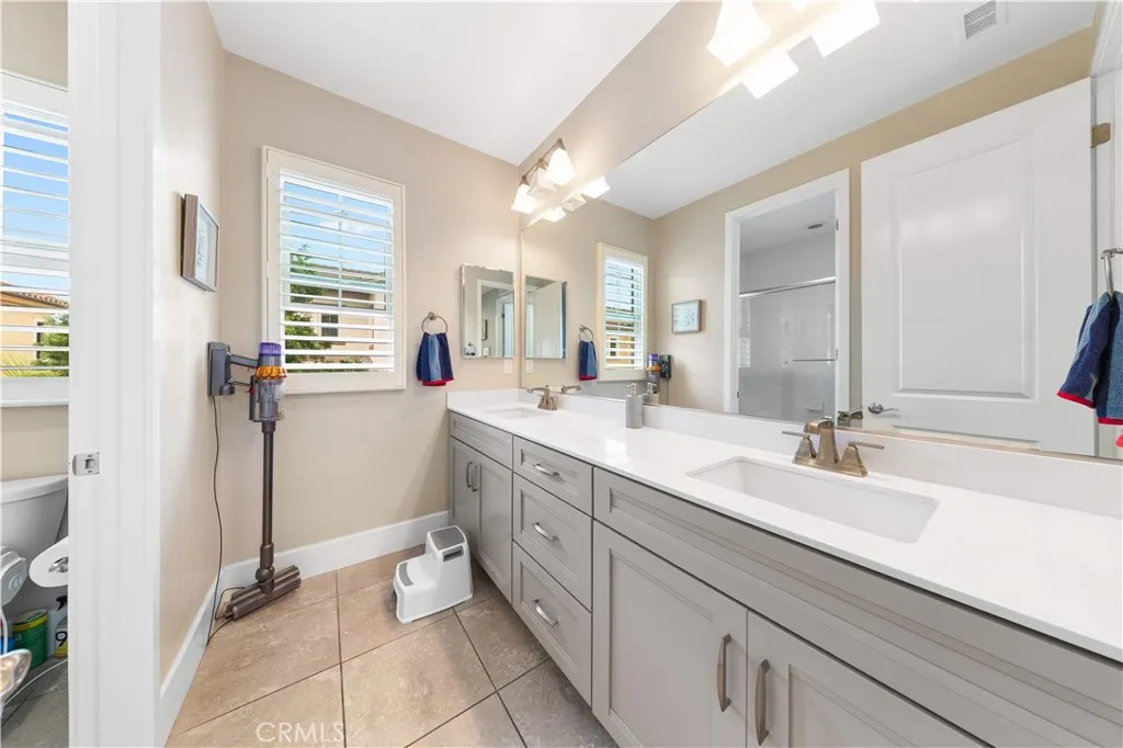 Additional image 30 of 59 Durham, Irvine, CA 92620