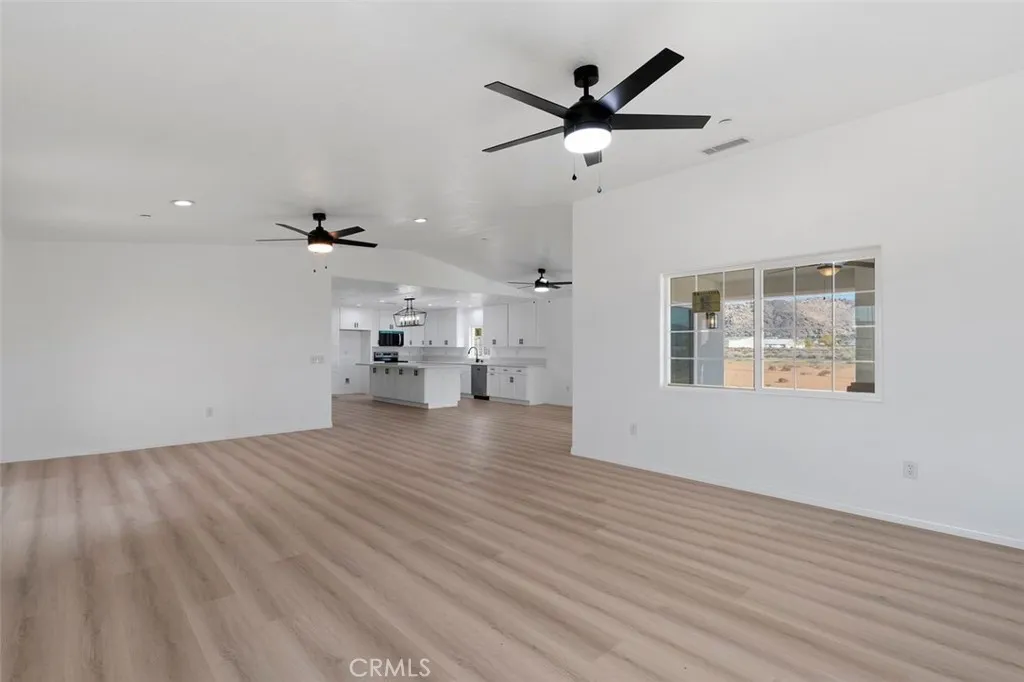 Additional image 83 of 16925 Nanticoke, Apple Valley, CA 92307