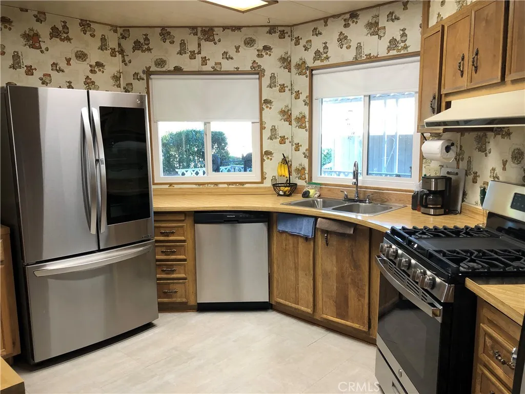 Additional image 36 of 307 S Smith Ave, Corona, CA 92882