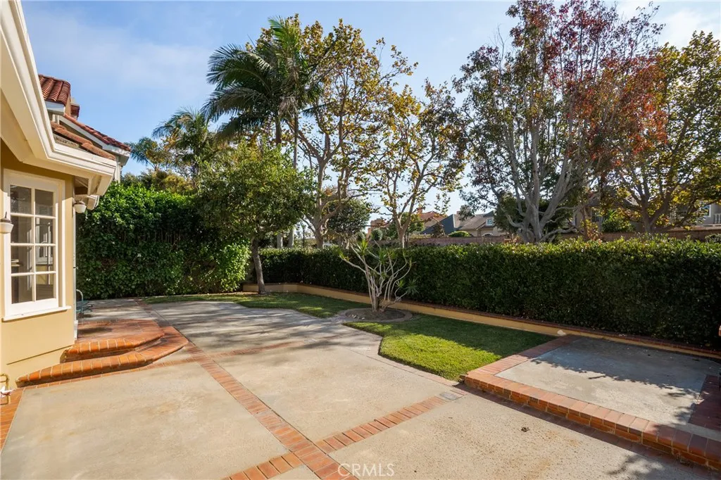 Additional image 37 of 19371 Woodlands Ln, Huntington Beach, CA 92648