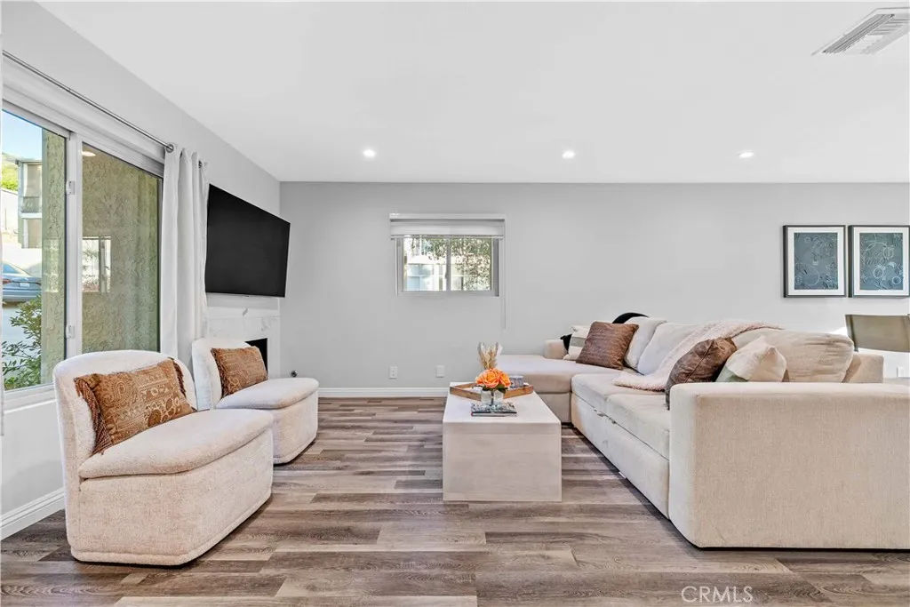 Additional image 10 of 1881 Alpha Road Unit 8, Glendale, CA 91208