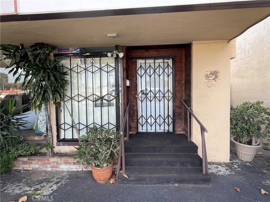 Additional image 50 of 1852 W 17th St, Santa Ana, CA 92706