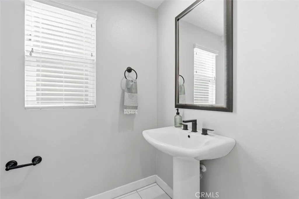 Additional image 76 of 2144 Swallowtail Walk, Gardena, CA 90249