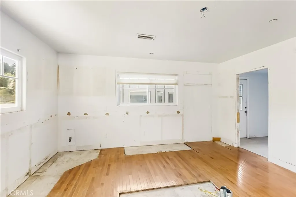 Additional image 47 of 261 E Crescent Avenue, Redlands, CA 92373