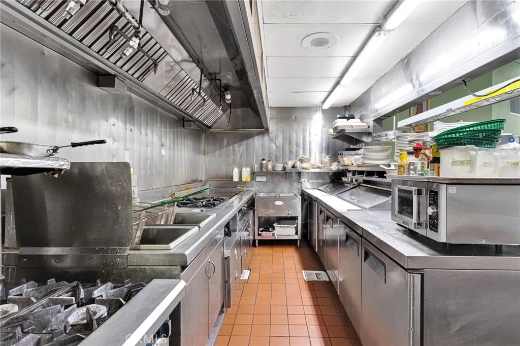 Additional image 20 of 14096 Green Tree Boulevard, Victorville, CA 92395