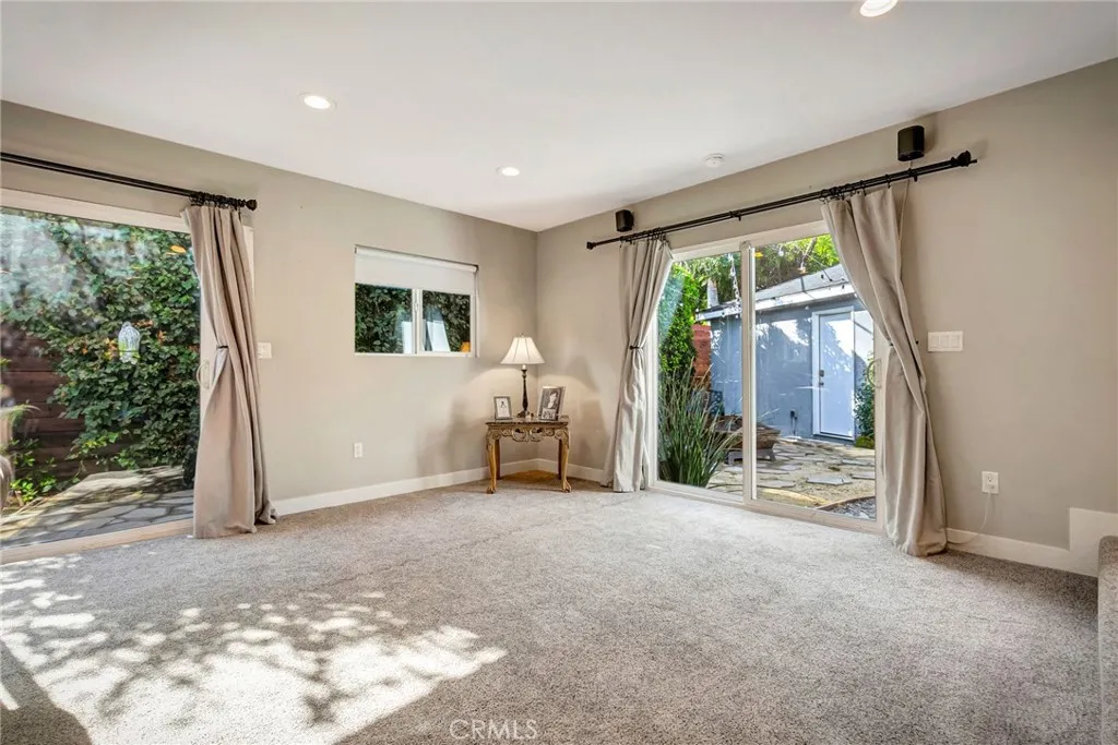 Additional image 70 of 17232 Elkwood St, Lake Balboa, CA 91406