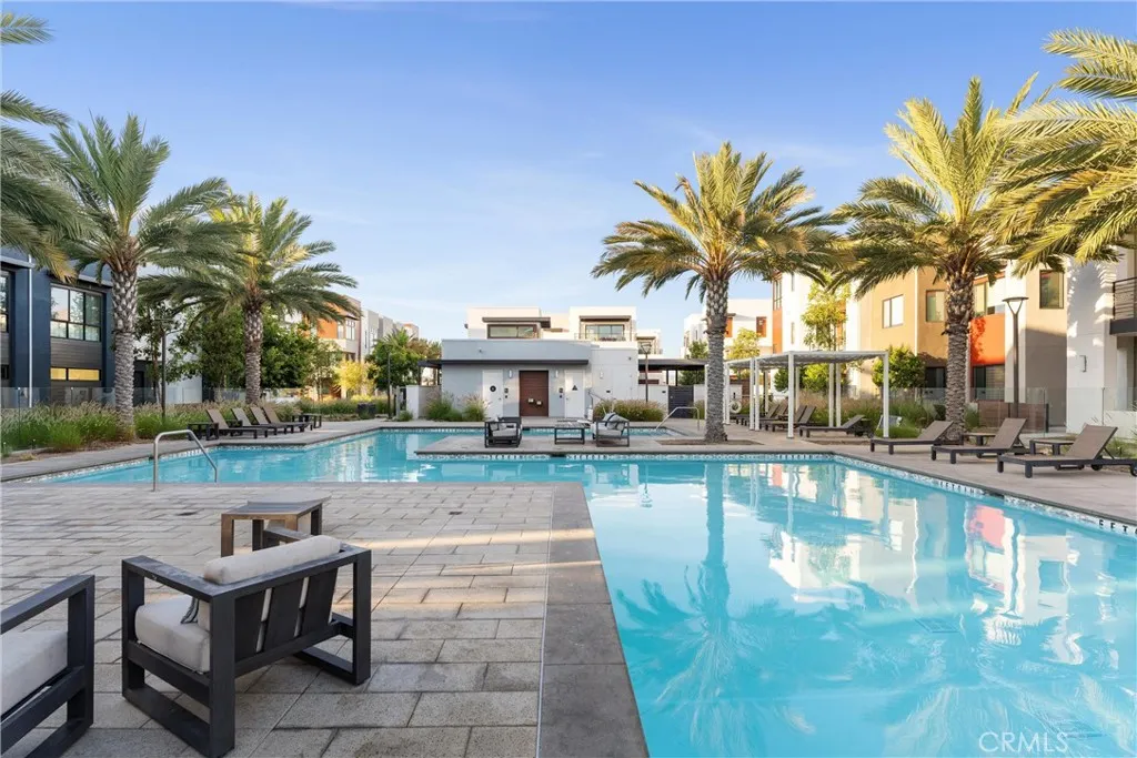 Additional image 112 of 419 Transport, Tustin, CA 92782