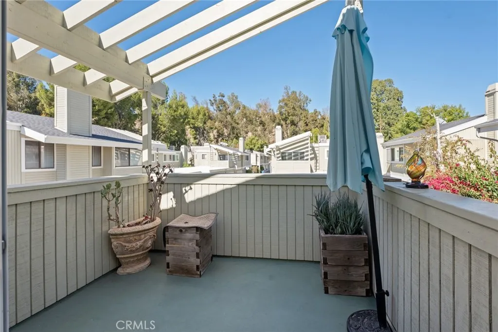 Additional image 5 of 22117 Burbank Boulevard Unit 7, Woodland Hills, CA 91367