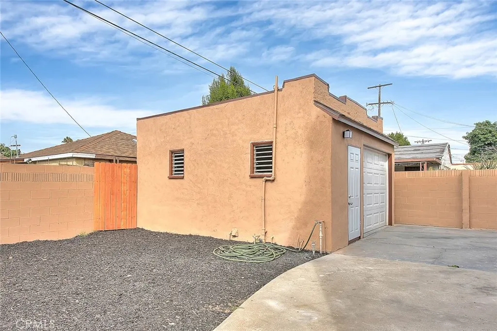 Additional image 62 of 547 W 106th St, Los Angeles, CA 90044