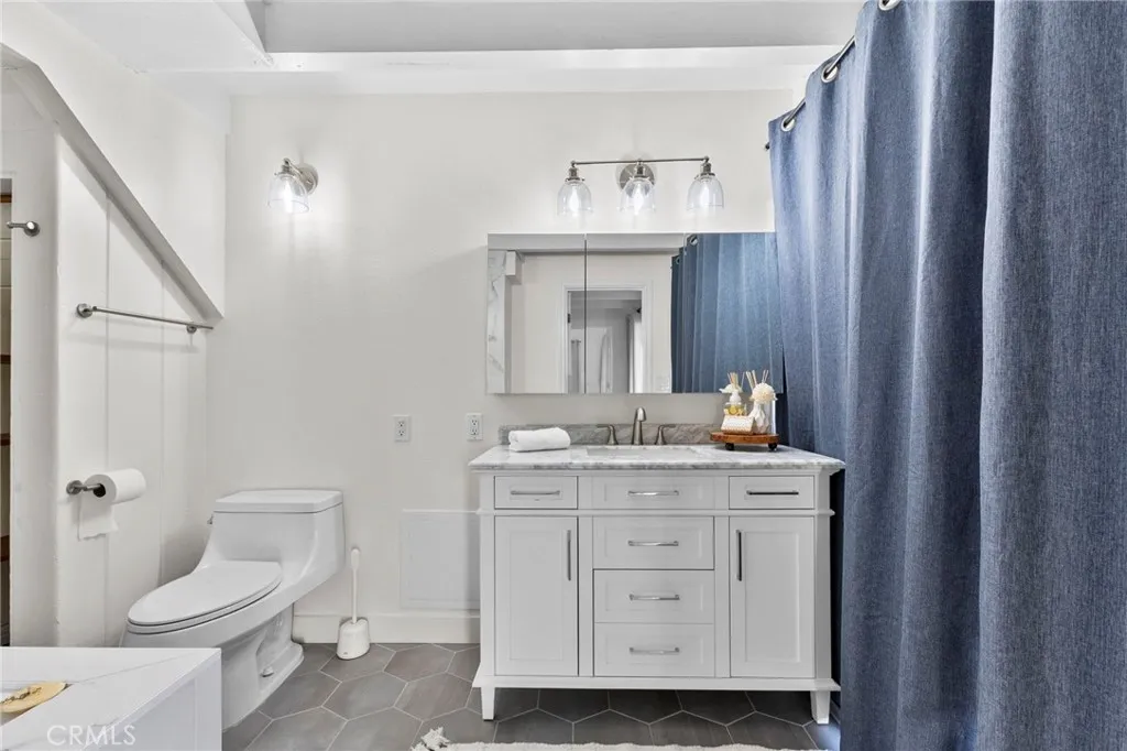 Additional image 26 of 941 W Hawthorn St Unit 9, San Diego, CA 92101