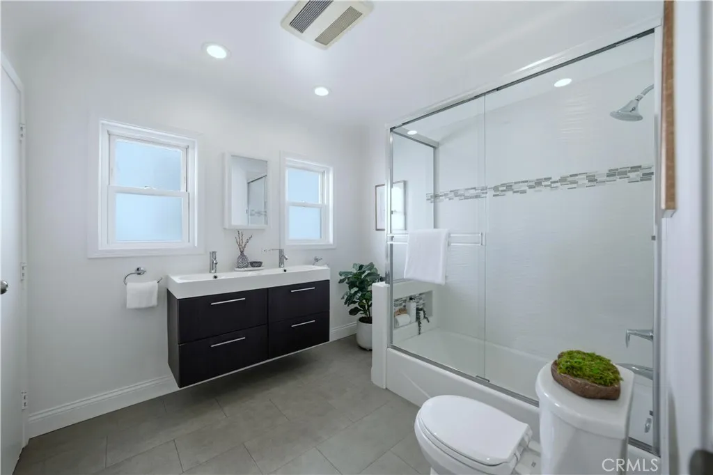 Additional image 32 of 108 Roycroft Avenue, Long Beach, CA 90803