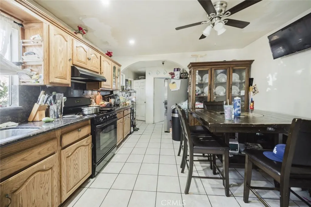 Additional image 30 of 907 5th Street, San Fernando, CA 91340