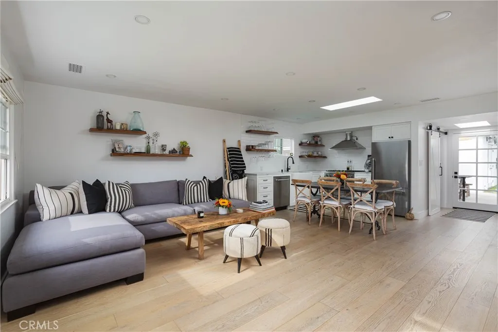 Additional image 43 of 394 E 20th St, Costa Mesa, CA 92627