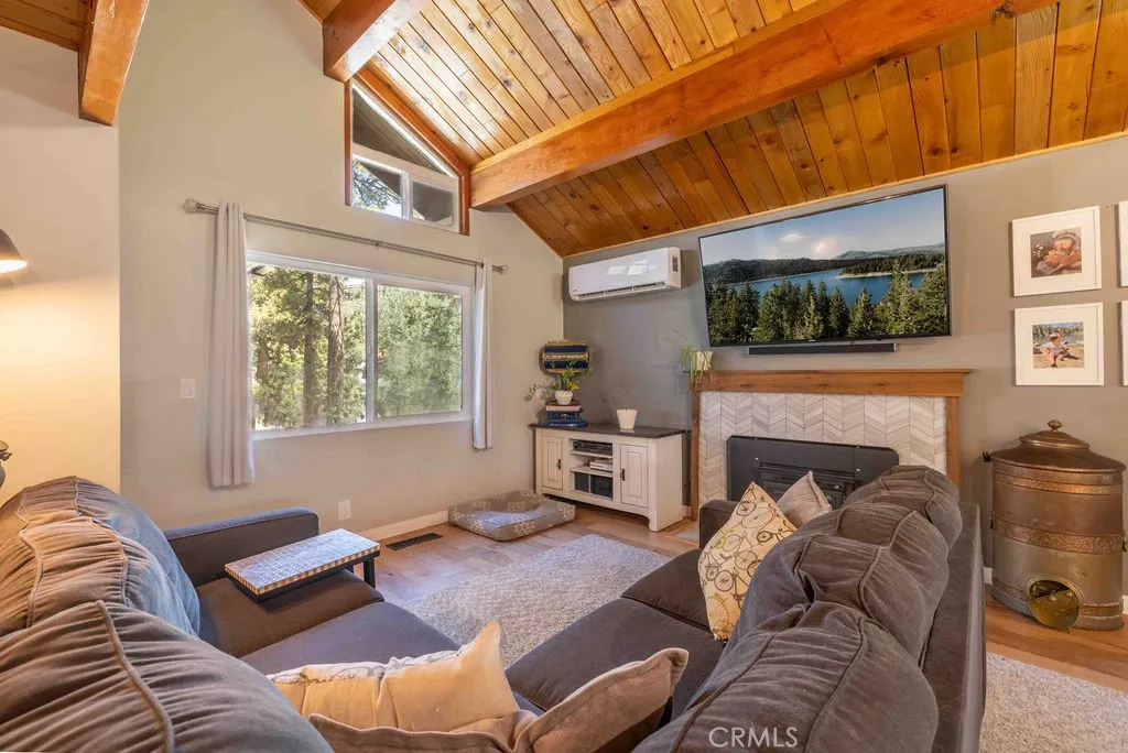 Additional image 8 of 945 Tinker Bell Avenue, Big Bear City, CA 92314