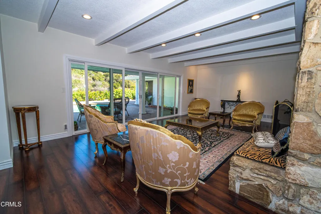 Additional image 109 of 2460 Las Positas Road, Glendale, CA 91208