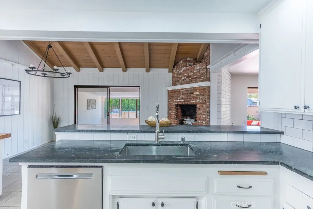 Additional image 32 of 6563 Bianca, Lake Balboa, CA 91406