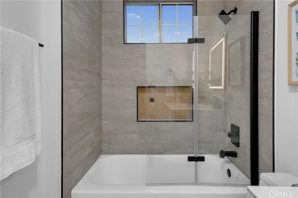 Additional image 121 of 19261 Brae Gln, Santa Ana, CA 92705