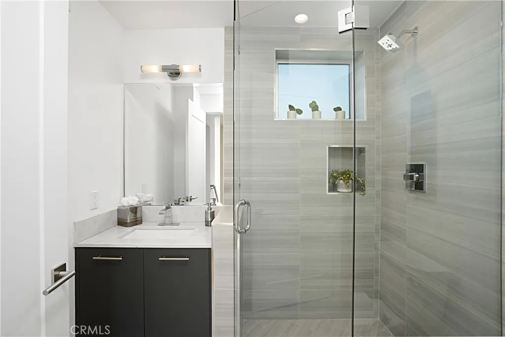 Additional image 16 of 5409 W Wilshire Vista Lane, Los Angeles, CA 90019