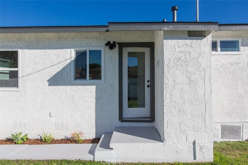 Additional image 34 of 425 S Cliveden Avenue, Compton, CA 90220