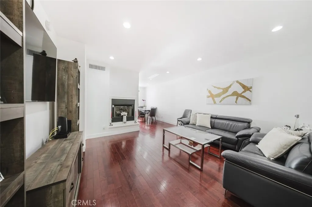 Additional image 40 of 9775 Via Roma, Burbank, CA 91504