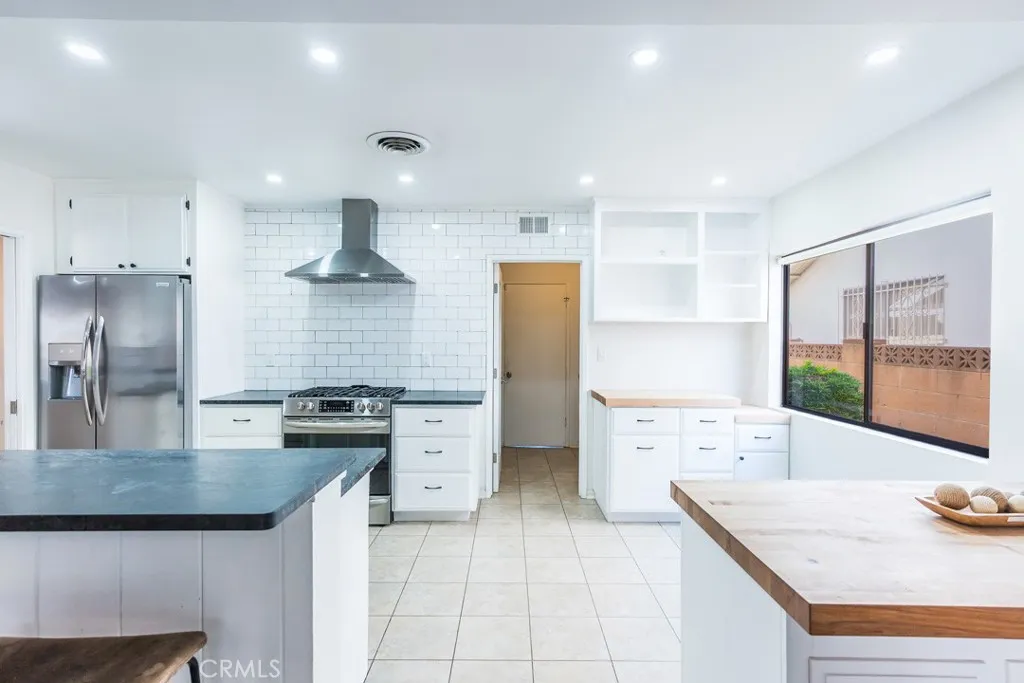 Additional image 104 of 6563 Bianca, Lake Balboa, CA 91406