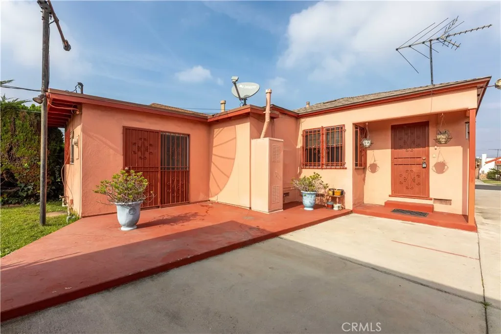 Additional image 95 of 2040 W 82nd Street, Los Angeles, CA 90047