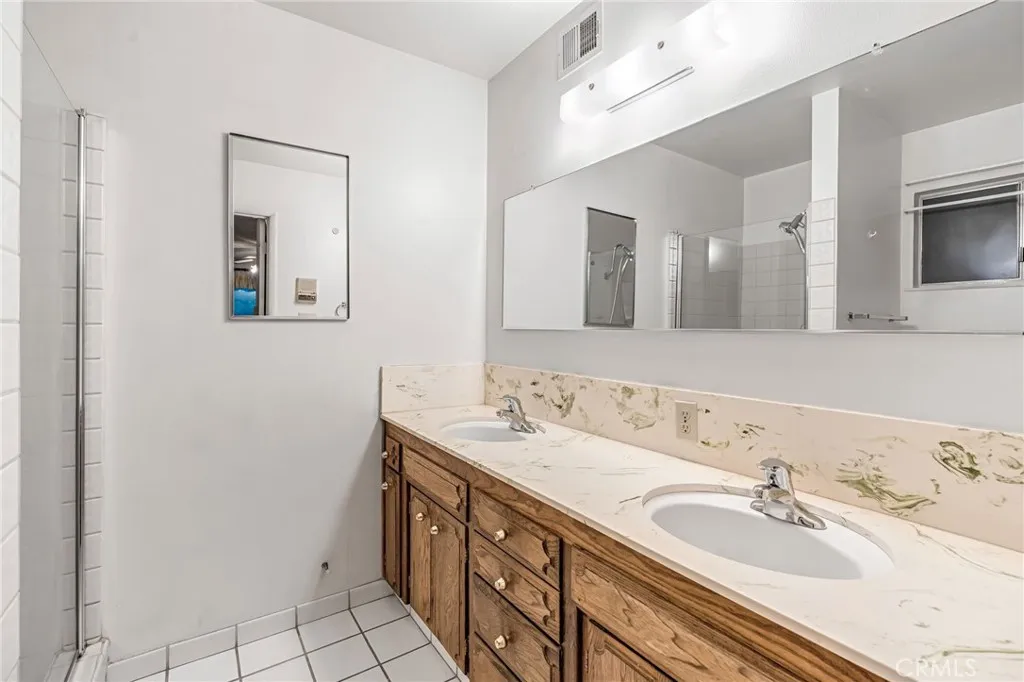 Additional image 38 of 3072 W Indianapolis Ave, Fresno, CA 93722