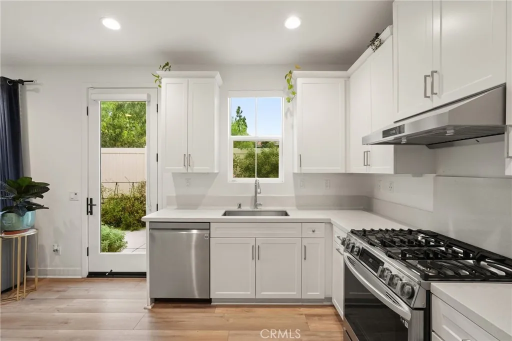 Additional image 14 of 1740 Heywood St #B, Simi Valley, CA 93065