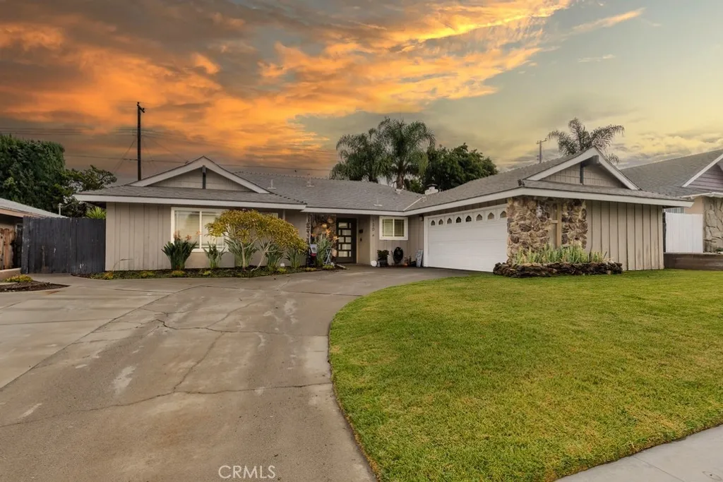 Additional image 2 of 130 N Lohrum Ln, Anaheim Hills, CA 92807