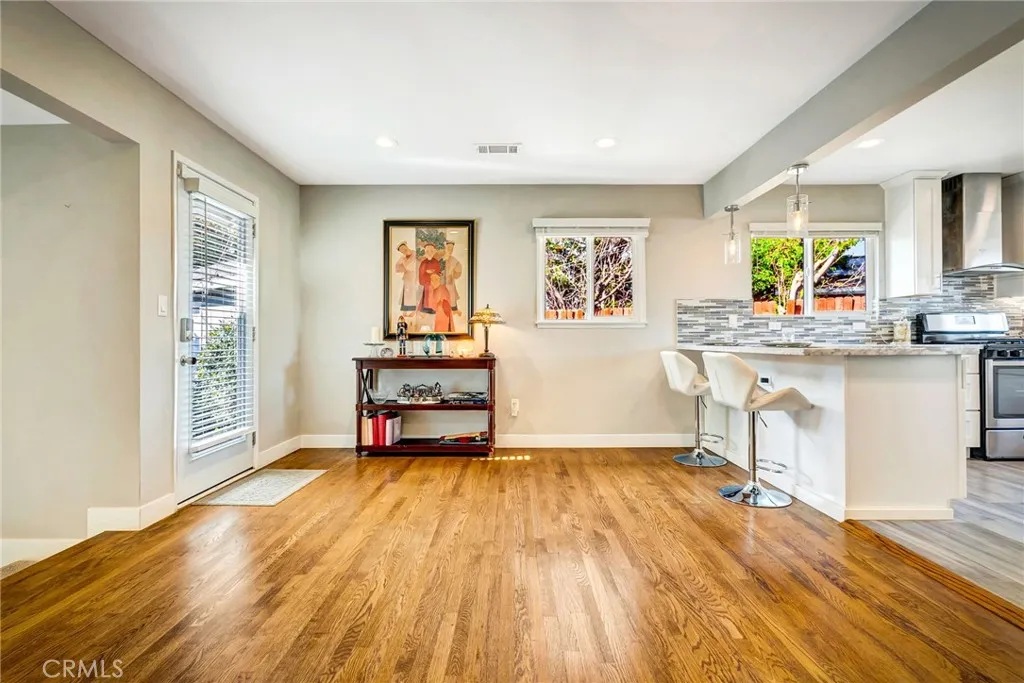 Additional image 57 of 17232 Elkwood St, Lake Balboa, CA 91406