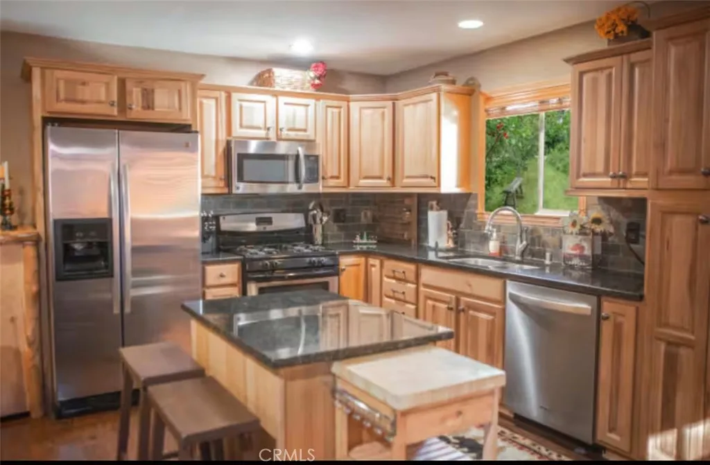 Additional image 6 of 901 Anita Ave, Big Bear City, CA 92314