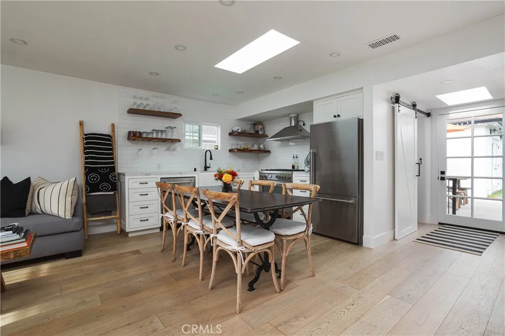 Additional image 9 of 394 E 20th St, Costa Mesa, CA 92627