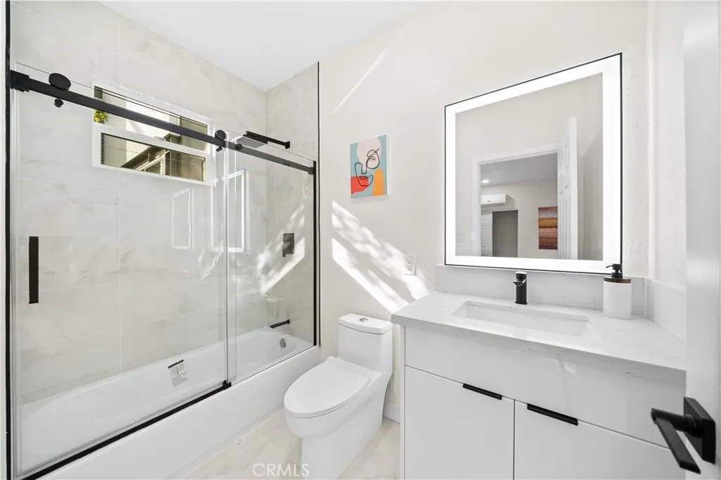 Additional image 18 of 713 Flower Ave, Venice, CA 90291