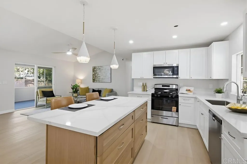 Additional image 2 of 525 W El Norte Pkwy Unit 302, Escondido, CA 92026