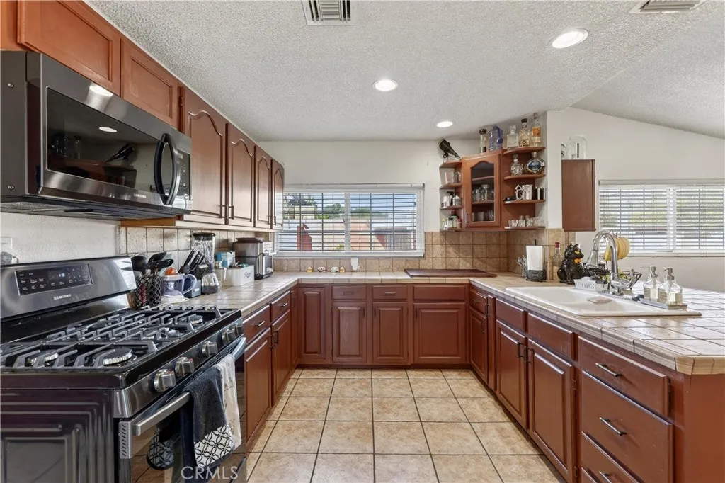 Additional image 12 of 606 N Park Ave, Pomona, CA 91768