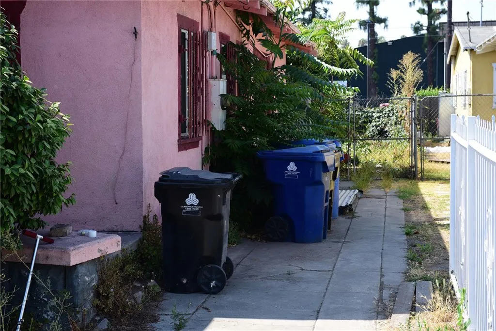 Additional image 6 of 142 W 58th St, Los Angeles, CA 90037