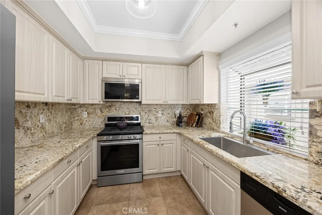 Additional image 47 of 101 S Verdugo Road Unit E, Glendale, CA 91205