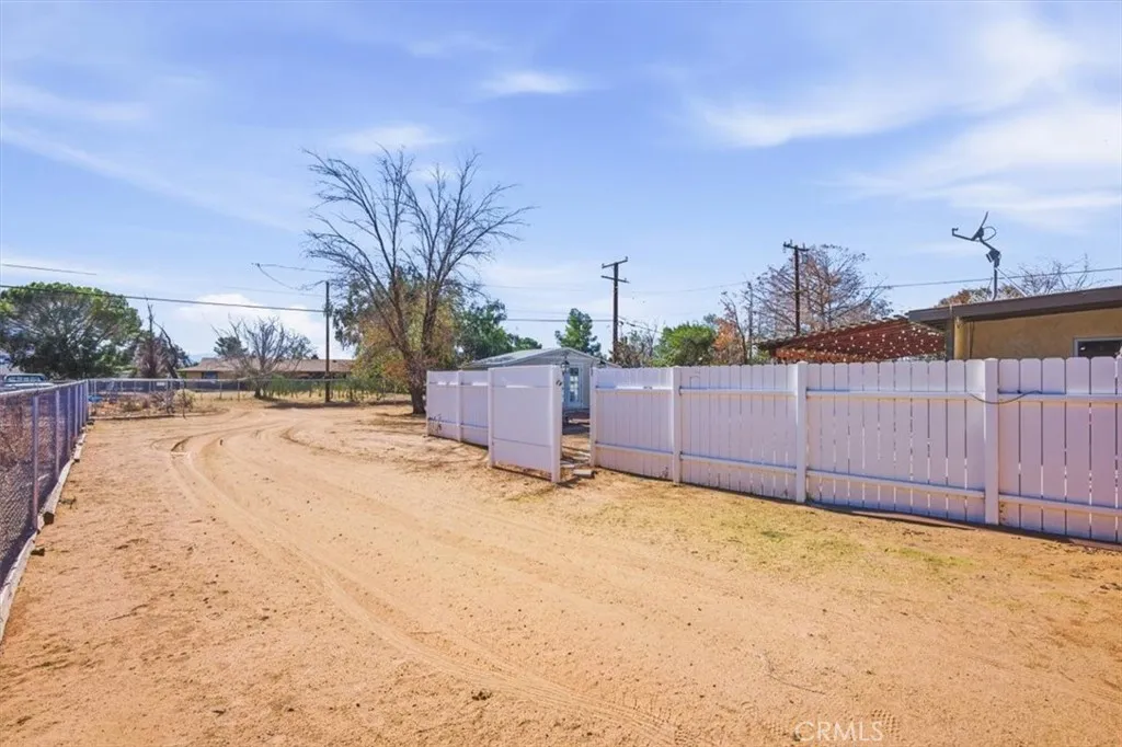 Additional image 68 of 21215 Sandia Rd, Apple Valley, CA 92308