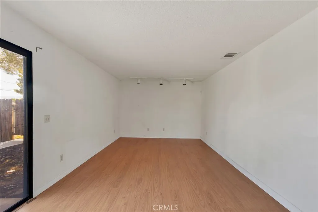 Additional image 54 of 15457 Washoan Rd, Apple Valley, CA 92307