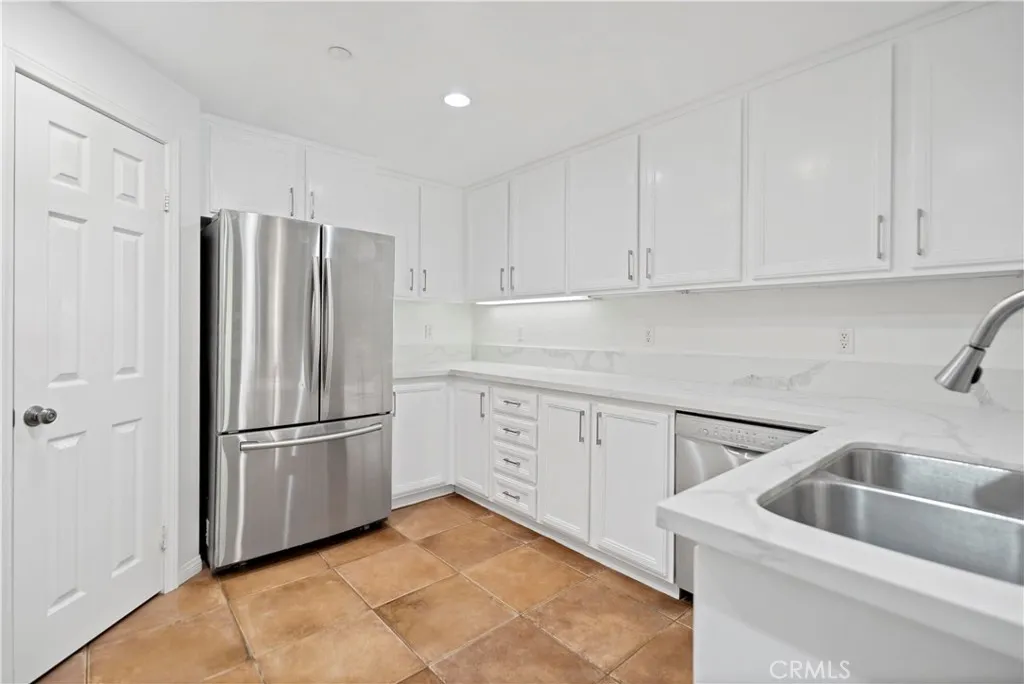 Additional image 34 of 221 Lonetree, Irvine, CA 92603