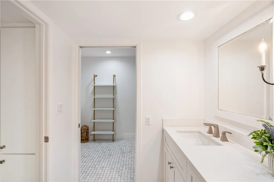 Additional image 101 of 2019 Sunset Plaza Drive, Los Angeles, CA 90069